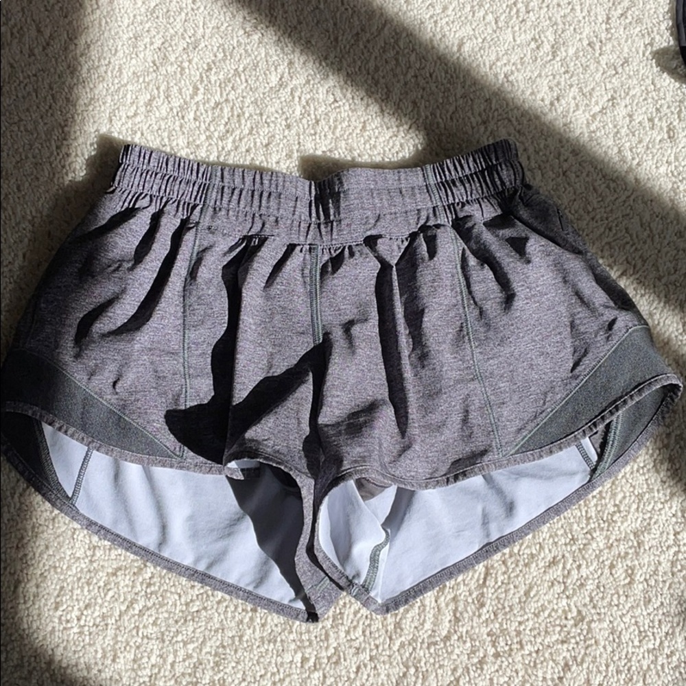 Lulu lemon Hotty hot short 2.5”